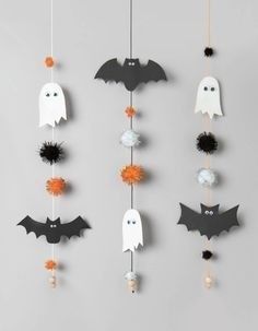 Guirlande d'Halloween, avec des pompons, des fantômes et chauve-souris